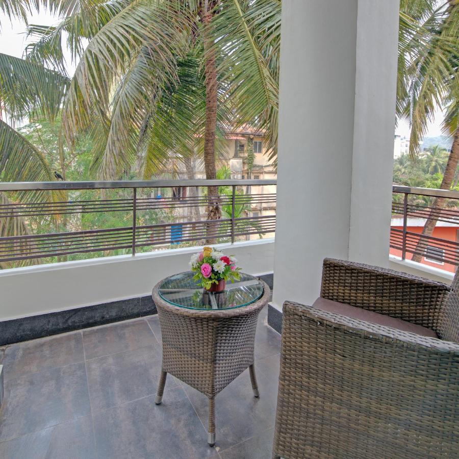 Godwin Goa Hotel Candolim Exterior photo